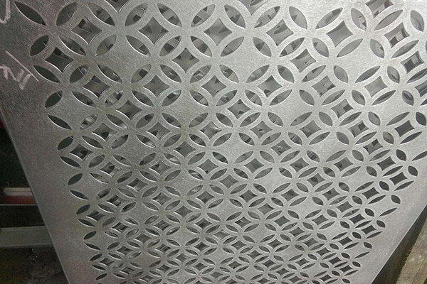 雕花鋁單板